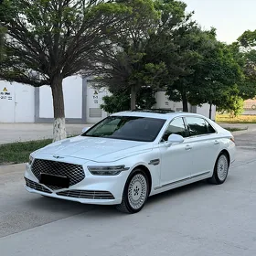 Genesis G90 2021