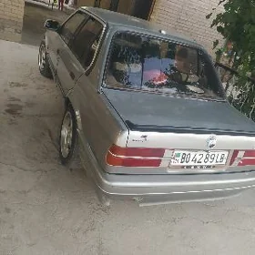 BMW 325 1989