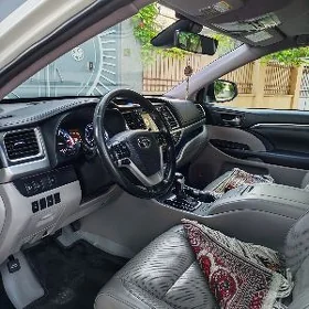 Toyota Highlander 2017