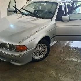 BMW E39 1998