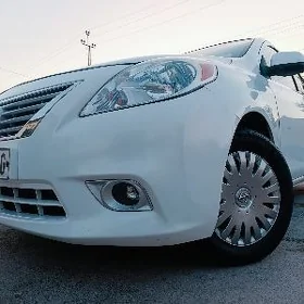 Nissan Versa 2012