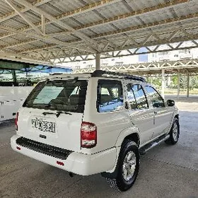Nissan Pathfinder 2004