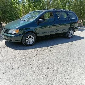 Toyota Sienna 2002
