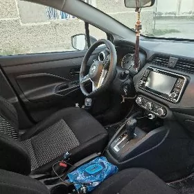 Nissan Versa 2023