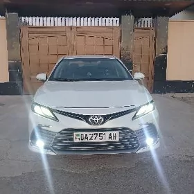 Toyota Camry 2021