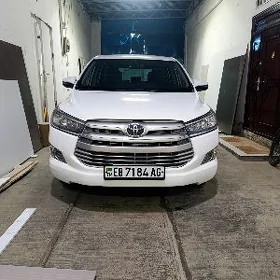 Toyota Innova 2020