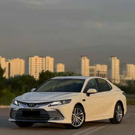 Toyota Camry 2021