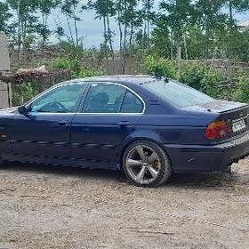 BMW E39 2002