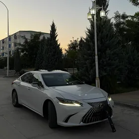Lexus ES 350 2022