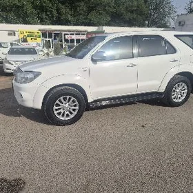 Toyota Fortuner 2012