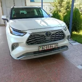 Toyota Highlander 2021