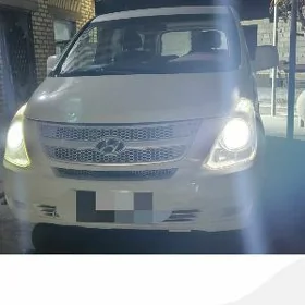 Hyundai H-1 2010
