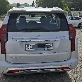 Mitsubishi Pajero 2020