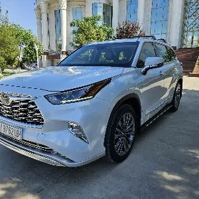 Toyota Highlander 2021
