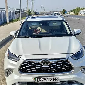 Toyota Highlander 2022