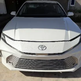 Toyota Camry 2025