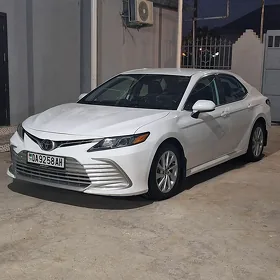 Toyota Camry 2022