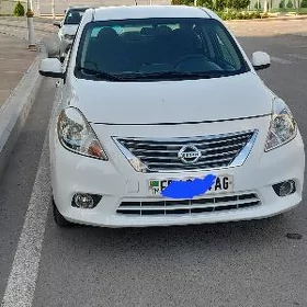 Nissan Versa 2012