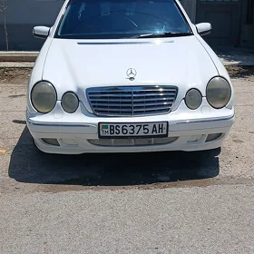 Mercedes-Benz E320 2001