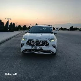 Toyota Highlander 2021