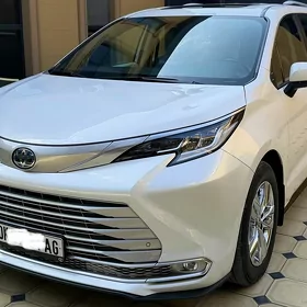 Toyota Sienna 2024