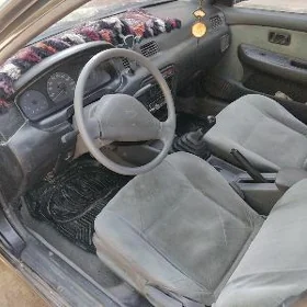 Nissan Sunny 1994
