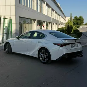 Lexus IS 300 2021