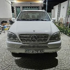 Mercedes-Benz ML350 2000