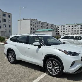 Toyota Highlander 2022