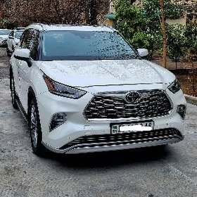 Toyota Highlander 2021