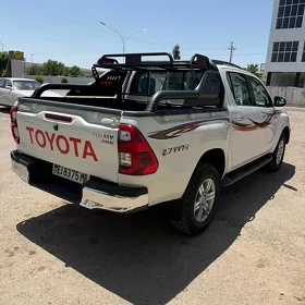 Toyota Hilux 2021