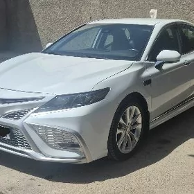 Toyota Camry 2021