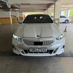 BMW 550 2025