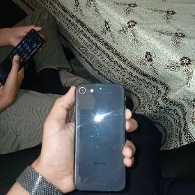 iPhone 8