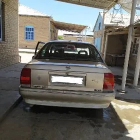 Opel Omega 1989
