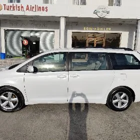Toyota Sienna 2012