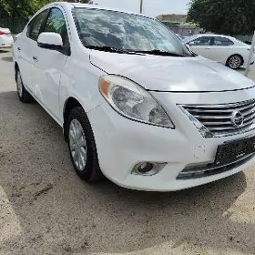 Nissan Versa 2013