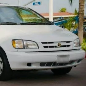 Toyota Sienna 1999