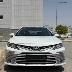 Toyota Camry 2021