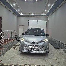 Toyota Sienna 2024