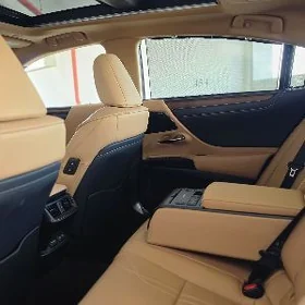 Lexus ES 350 2025
