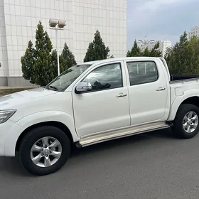 Toyota Hilux 2013
