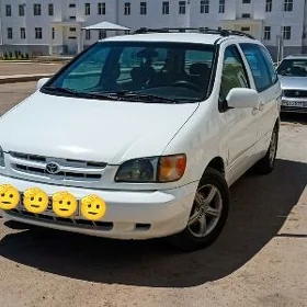 Toyota Sienna 2001