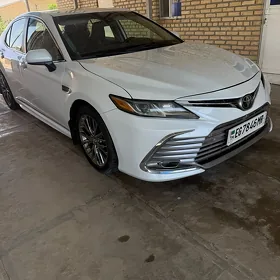 Toyota Camry 2020