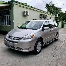 Toyota Sienna 2004