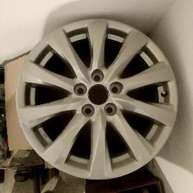 Camry 17lik diska