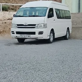 Toyota Hiace 2010