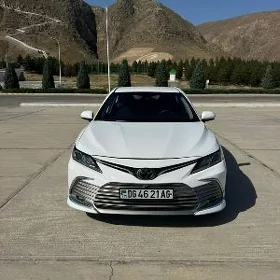 Toyota Camry 2020