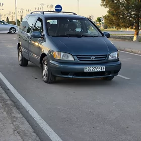 Toyota Sienna 2002