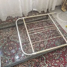 Железная кровать
